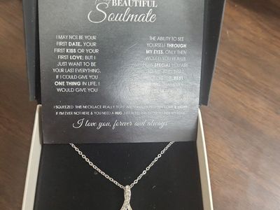 Awesome Sons Alluring Beauty (Silver) w/ Stand To My beautiful M. Necklace