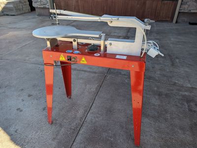 Hawk scroll saw