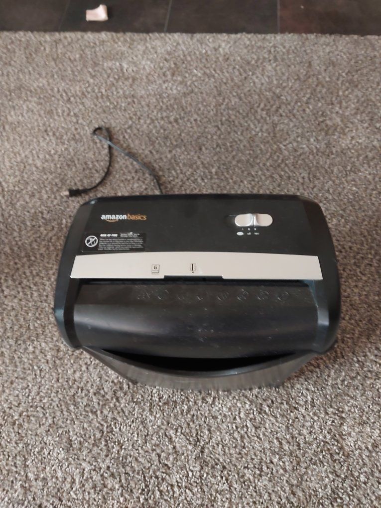 Amazon basics shredder
