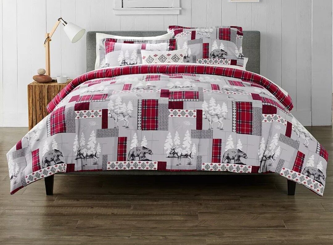 Brand new Christmas comforters with matching pillow shams