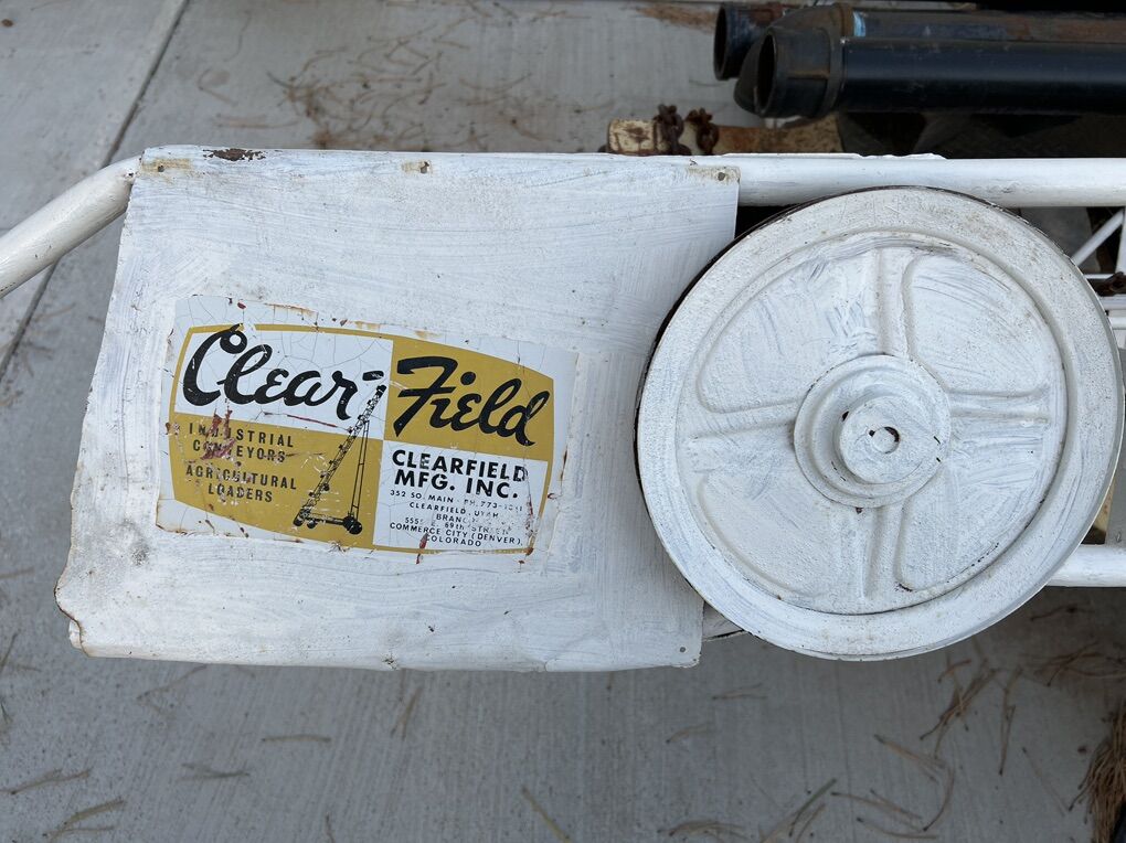 Conveyor For Small Hay Bales