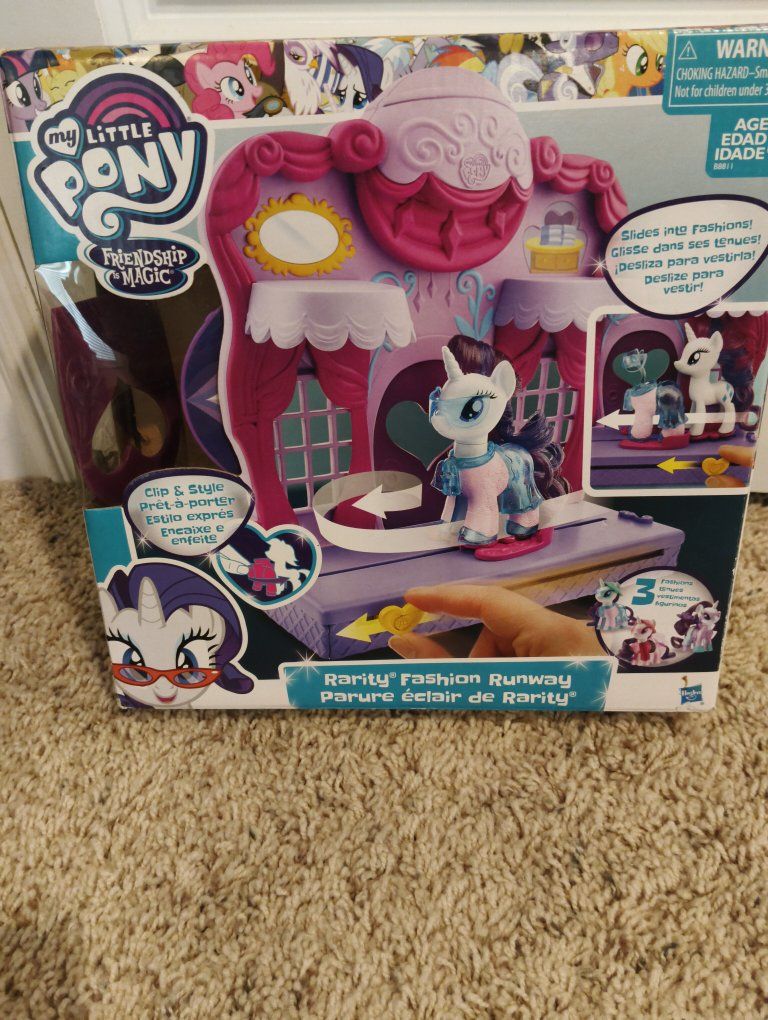 My Little Pony Fashion Runway