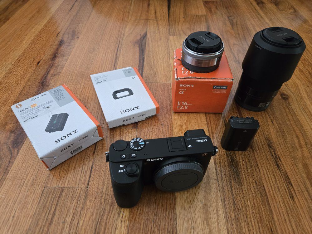 Sony a6600 Bundle - MINT (Only 1,513 Shutter Count!) + 2 Lenses & Extra Battery
