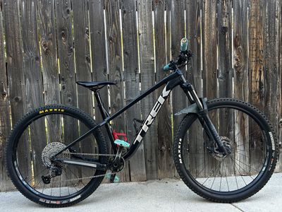 Trek Roscoe 7 (2022) - Size M/L - Ready for Trails & NICA