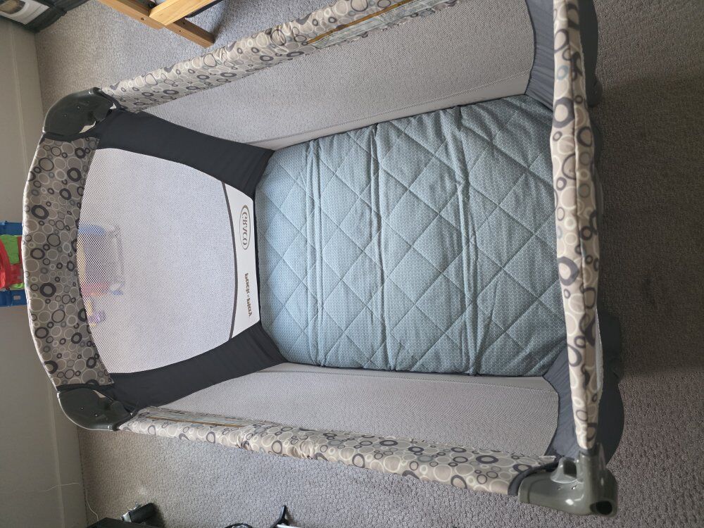 Graco Pack 'n Play w/ Extra Comfort Mattress