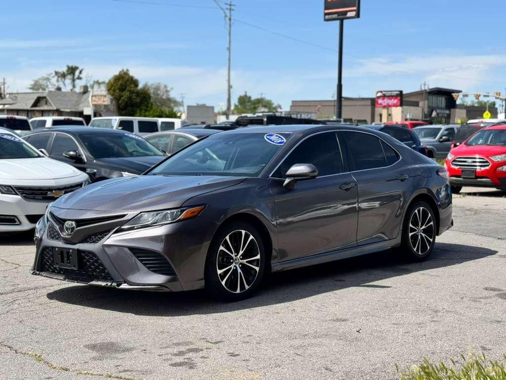 2018 TOYOTA CAMRY SE