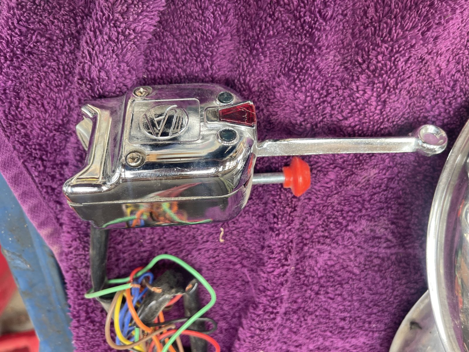 Main image 6