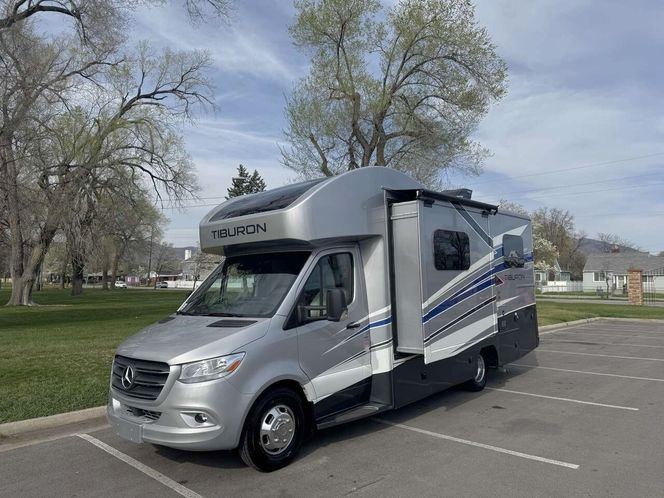 2024 Thor Tiburon Motor Coach Sprinter 24XL