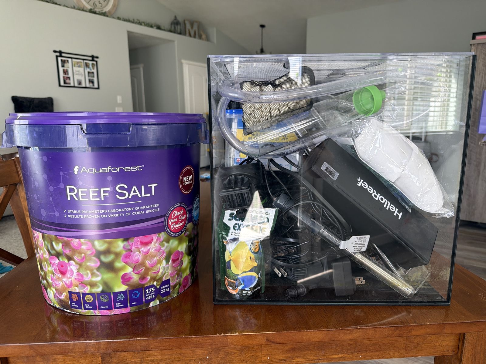 15 Gallon Hello Reef Aquarium – with Extras!