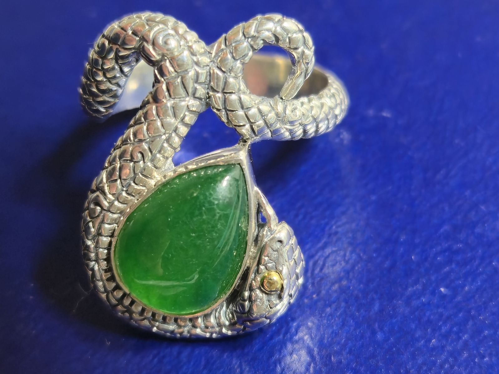 18kt / sterling silver/ Jade snake ring