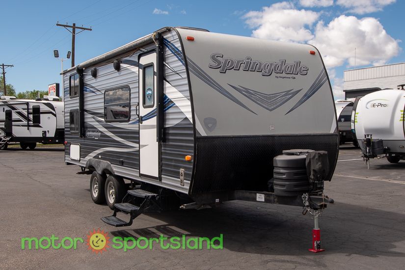 2019 Keystone Springdale 189FLWE Bunkhouse Bunks Bunk House Front Lining Room Rear Bath Rear Entertainment Outdoor Kitchen