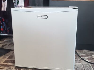 Emerson mini refrigerator