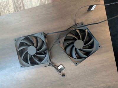 NZXT 120mm (x2)