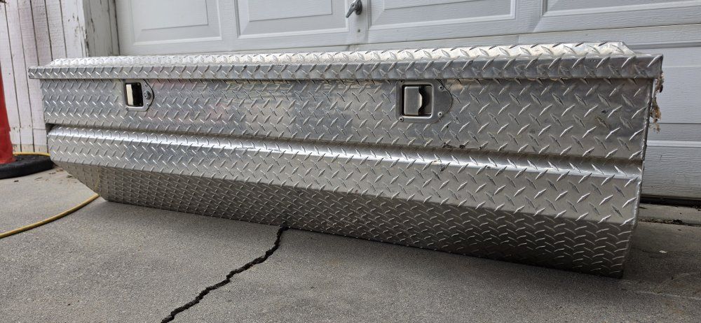 Large Aluminum Diamond Plate Truck Tool Box, Weather Resistant Storage