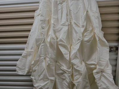 NEW, NEVER WORN
David's Bridal T9017 Ivory Sweetheart Strapless Taffeta Wedding Dress Size 14 Corset Back. No rips or stains
