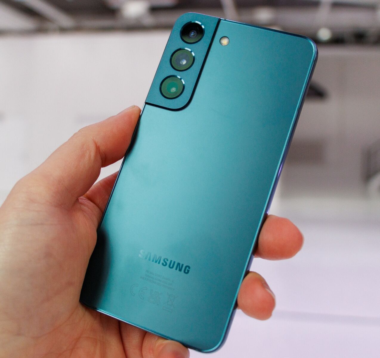 Samsung galaxy S22 Unlocked 128 GB (We have a few colors)