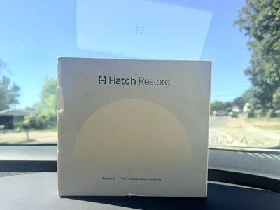Hatch Restore 2 Smart Sleep Assistant Sound Machine & Sunrise Alarm Clock - New