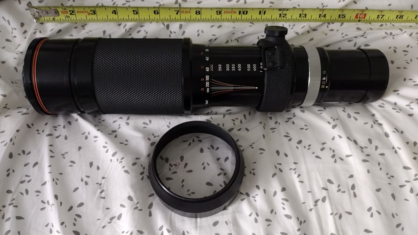 200-600mm Zoom lens for Nikon DX series DSLR cameras