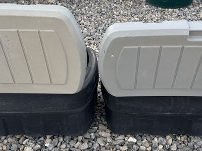 Storage bins