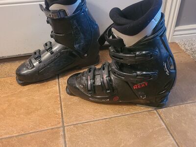 ski boots 28-28.5 men's 10-10.5