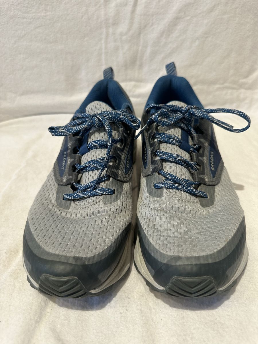 Brooks divide 2 men’s 9.5 gray running shoes
