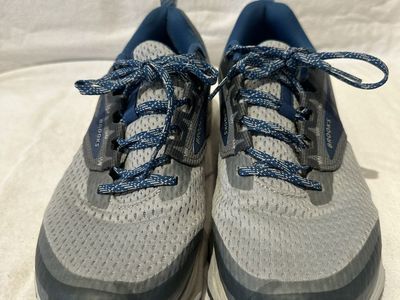 Brooks divide 2 men’s 9.5 gray running shoes