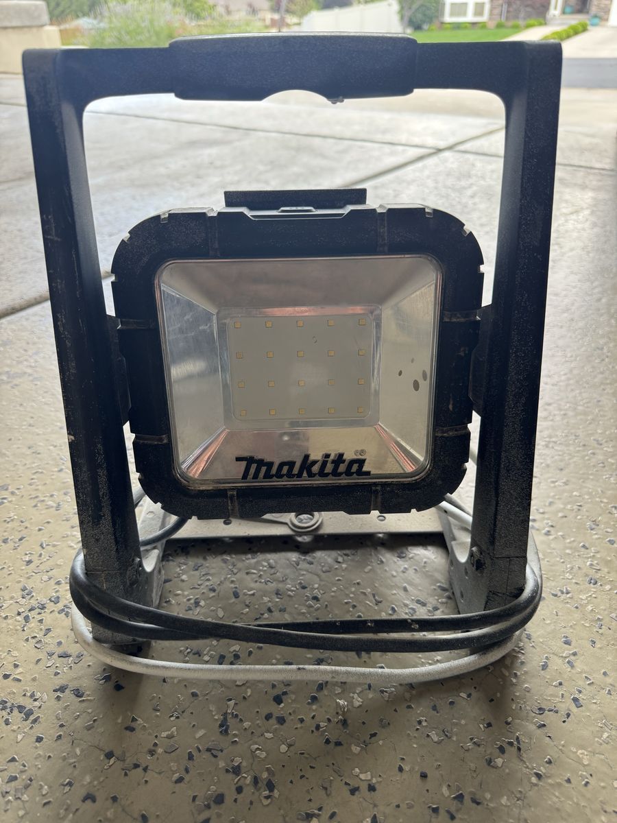 Makita 18v LED light