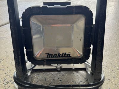 Makita 18v LED light