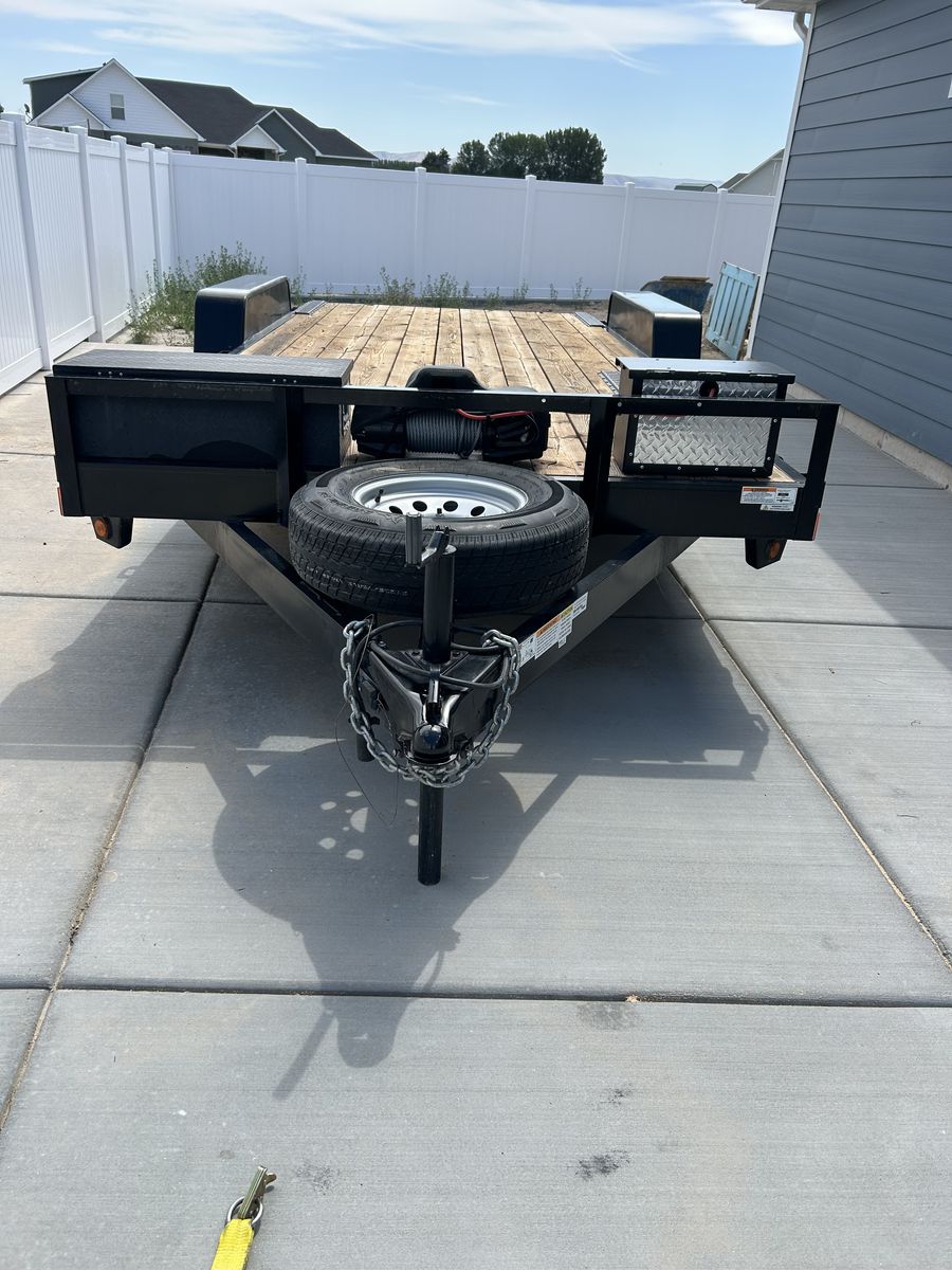 18' Dove Tail Car Hauler