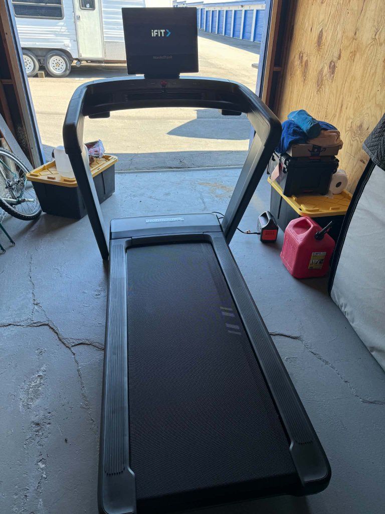 Nordictrack commercial 1750 brand new.