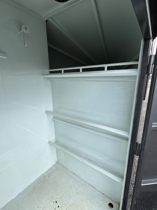 Main image 6