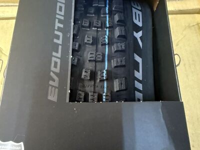 SCHWALBE TIRES New MTN BIKE 29er