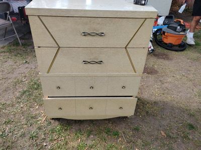 Vintage Mid-Century Modern Dresser / Chest of Drawers - 4 Drawers