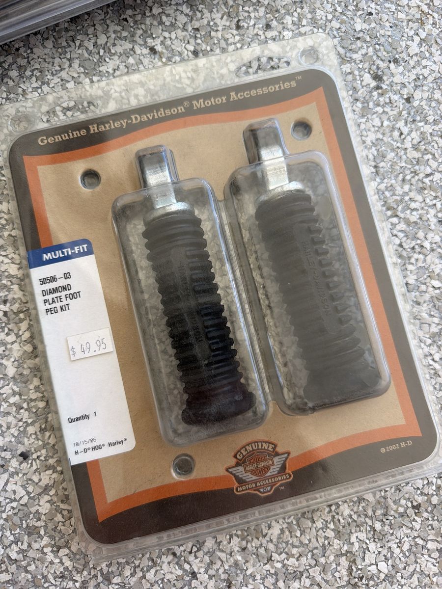 Genuine Harley-Davidson 50506-03 Diamond Plate Multi-Fit Foot Peg Kit New