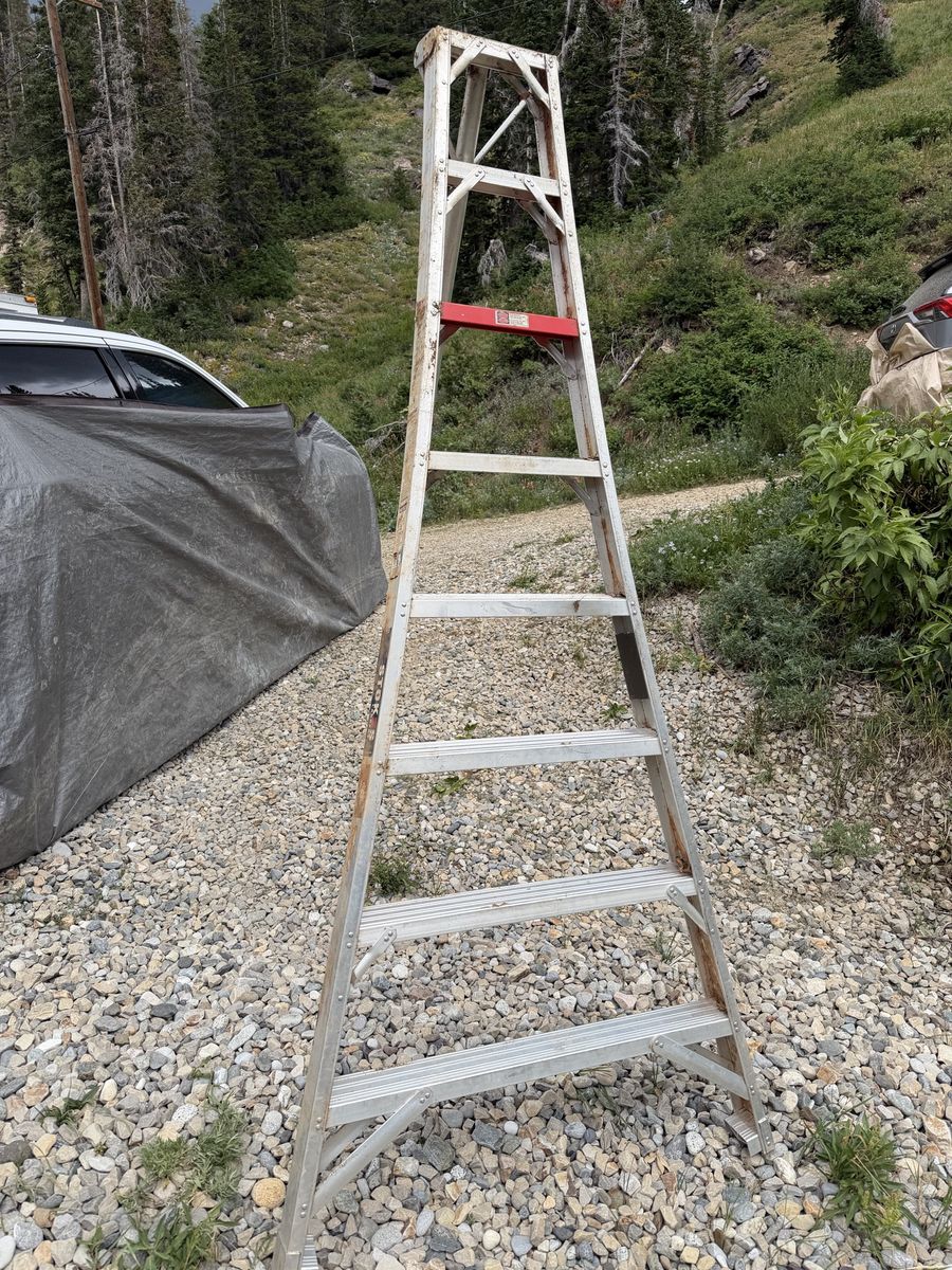 Stokes Aluminum Tripod Orchard Ladder 8 Ft