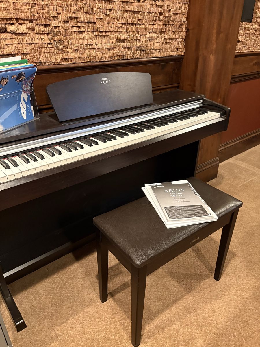 Yamaha Arius YDP-141 Digital Console Piano w/ Matching Bench & Owner's Manual