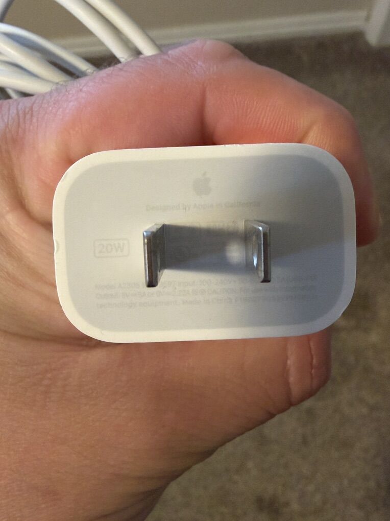 Apple 20W USB-C Power Adapter + 2M Lighting