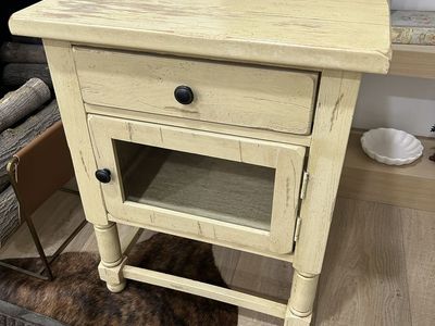 Attic Heirlooms by Broyhill End Table