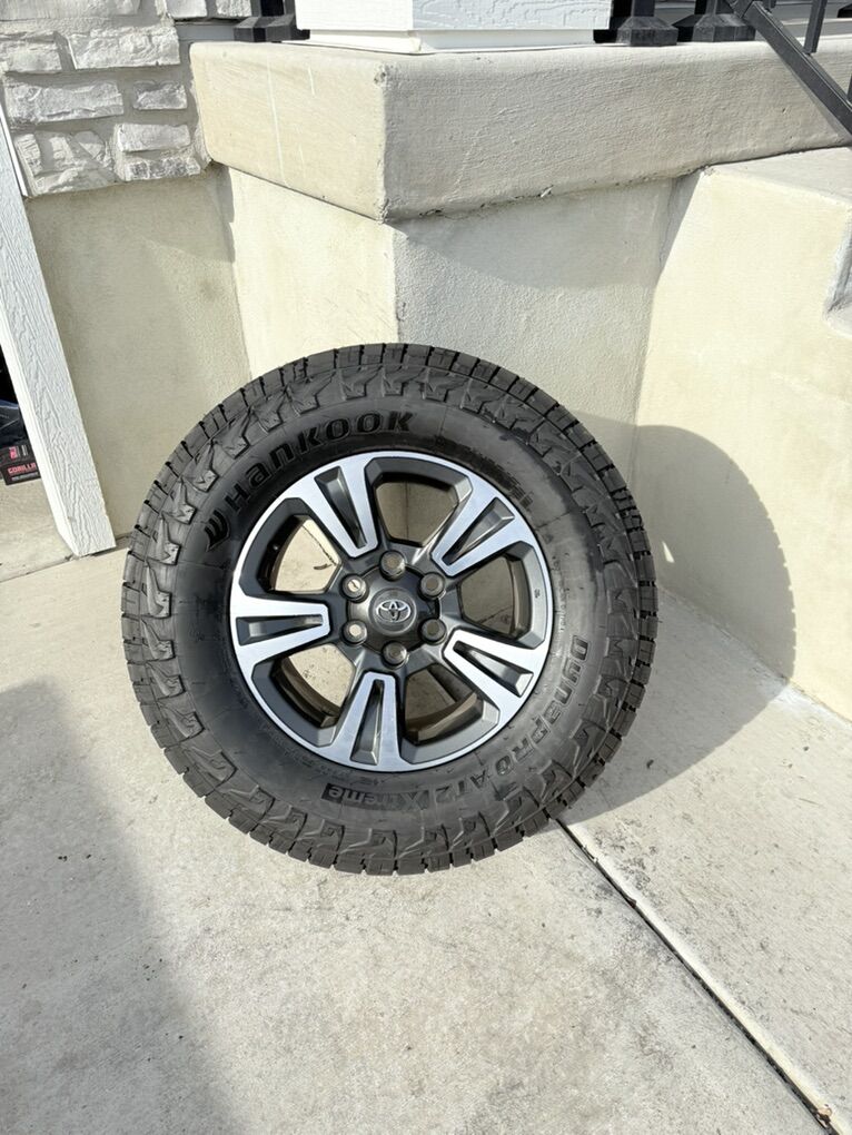 Toyota Tacoma 4Runner Rims and tires 265/70R17
