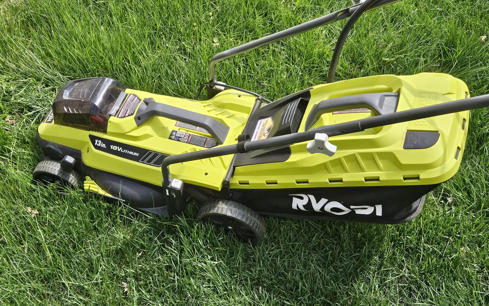 Ryobi Battery Powered Lawnmower with Clippings Bag, Battery & Charger, Lightweight