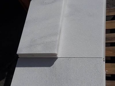 Coping de Mármol Verona Bullnose 12" x 24" x 1.25" – $30.39 por pieza