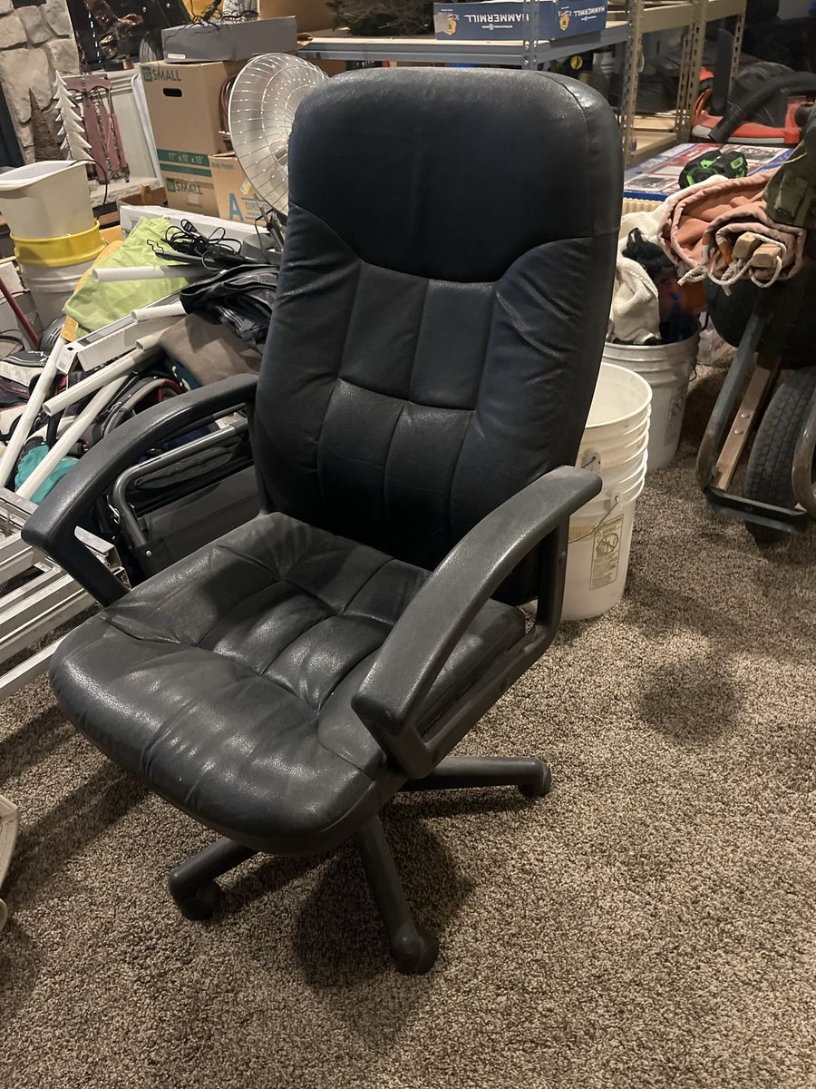 Desk chair 