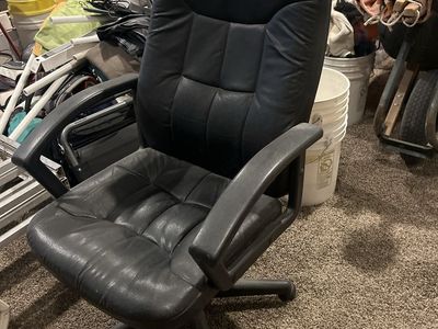 Desk chair
