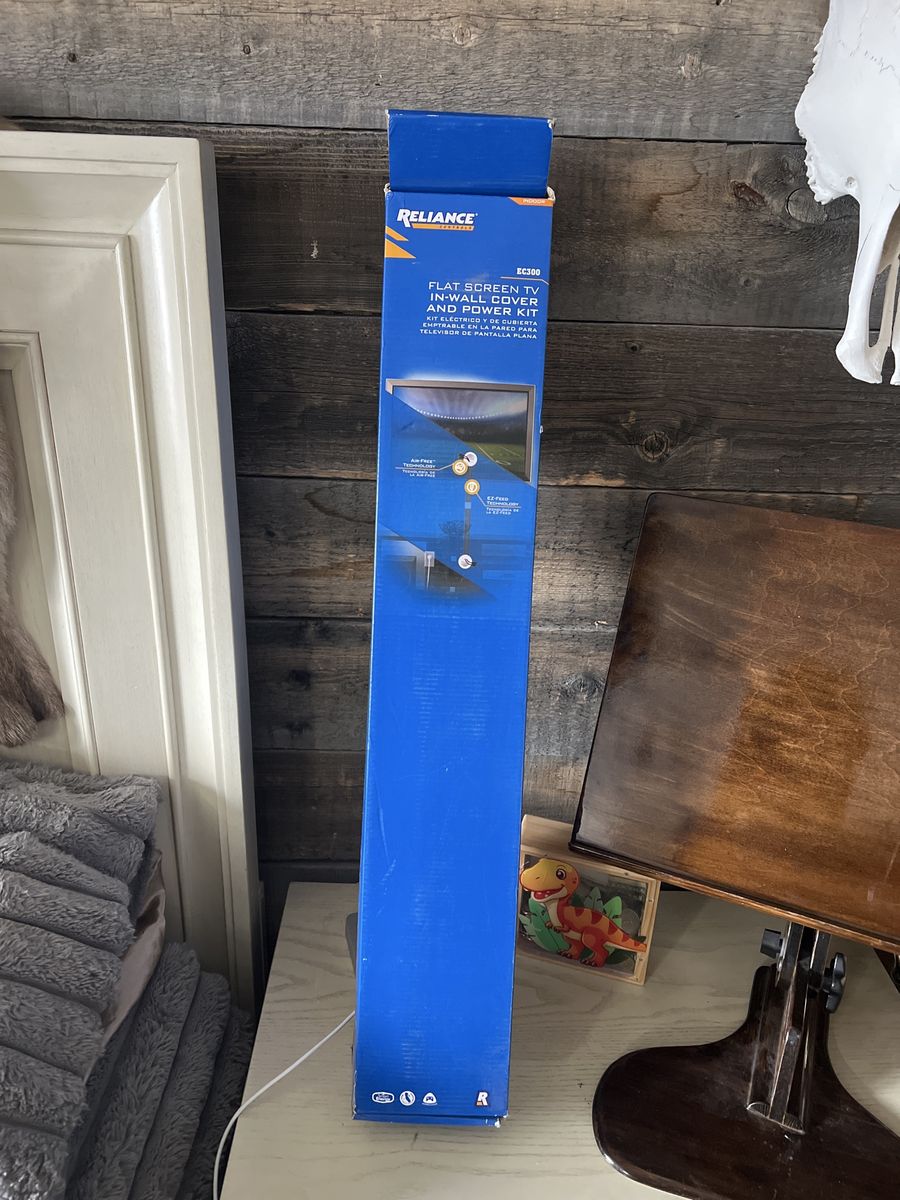Reliance EC300 Flat Screen TV In-Wall Cover and Power Kit - New