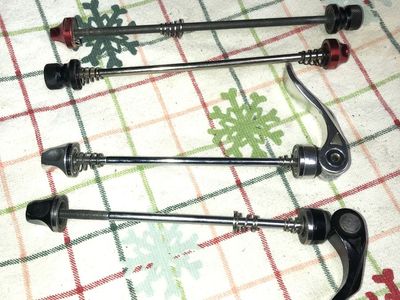 Lite weight QR skewers