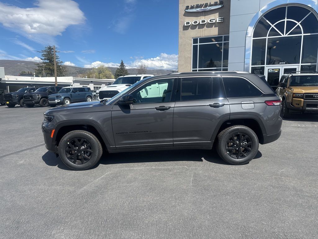 Main image 8