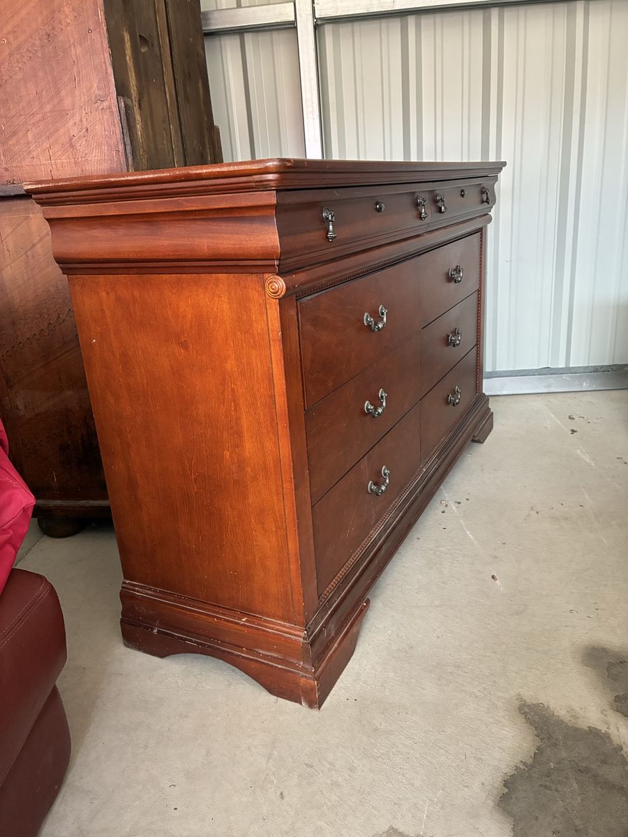 Main image 3