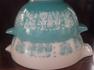 Vintage Pyrex Amish Butterprint Mixing Bowls