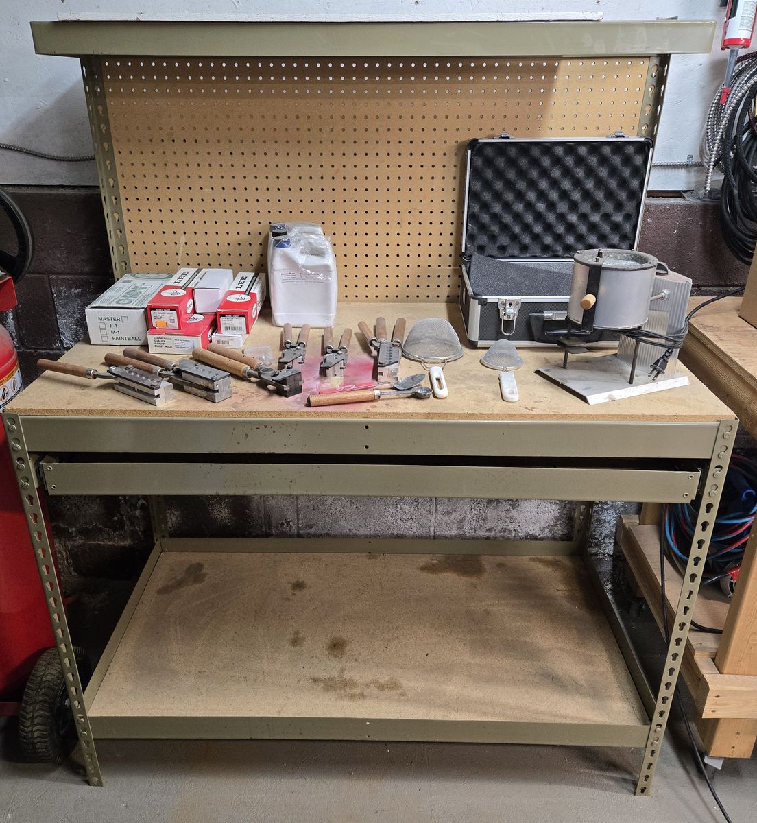 Reloading Casting Moulds and Lead w/workbench plus more!!