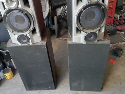 speakers